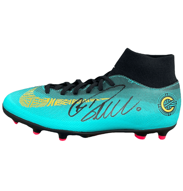 Cristiano Ronaldo Signed Soccer Boot – Beckett COA