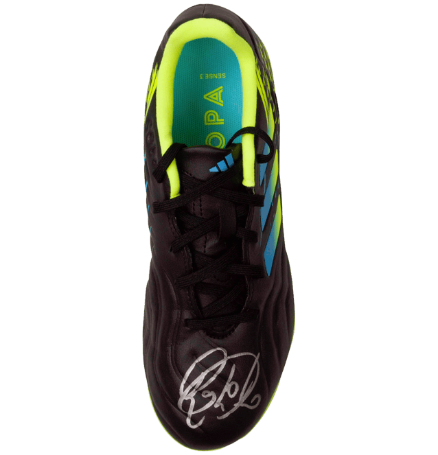 Raphinha Signed Soccer Boot – Beckett COA