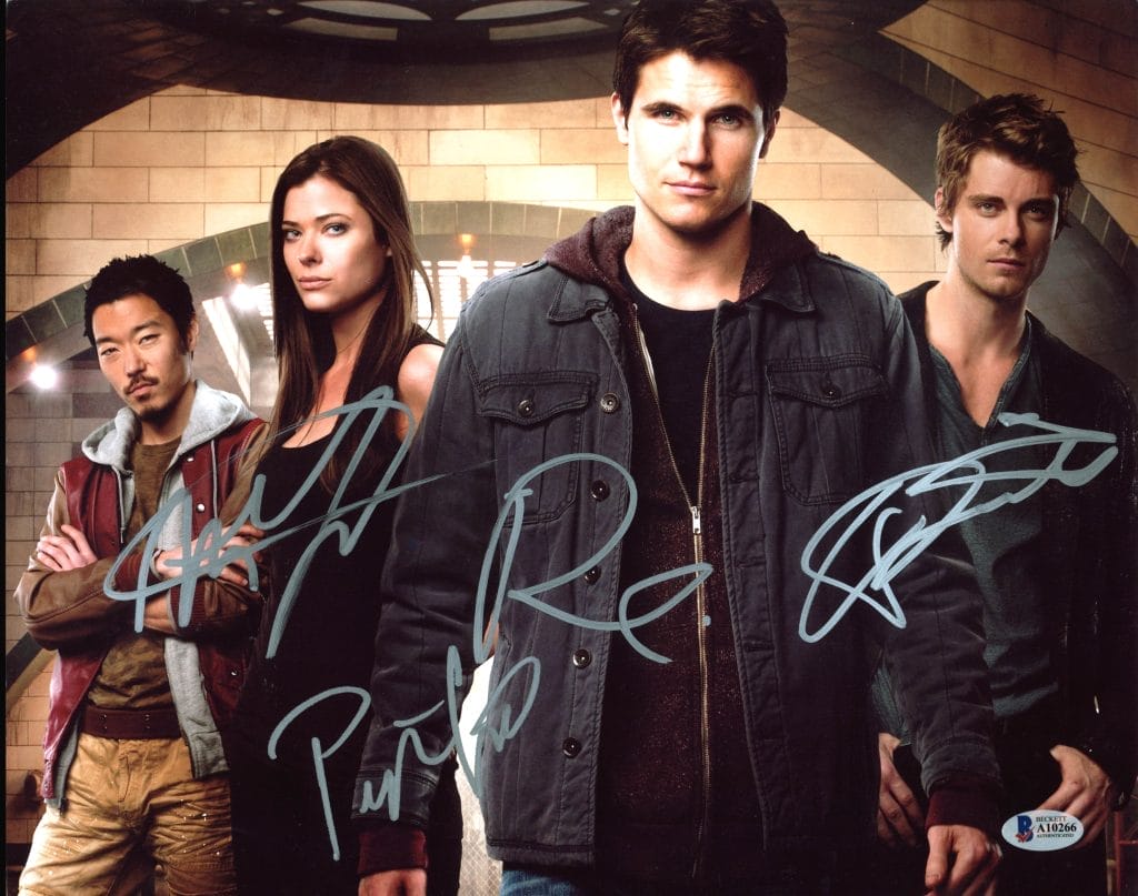Tomorrow People (Robbie Amell +3)Authentic Signed 11X14 Photo BAS #A10266