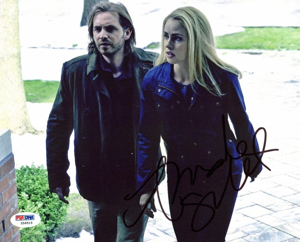 Amanda Schull 12 Monkeys Signed Authentic 8X10 Photo Autographed PSA/DNA #Z56515