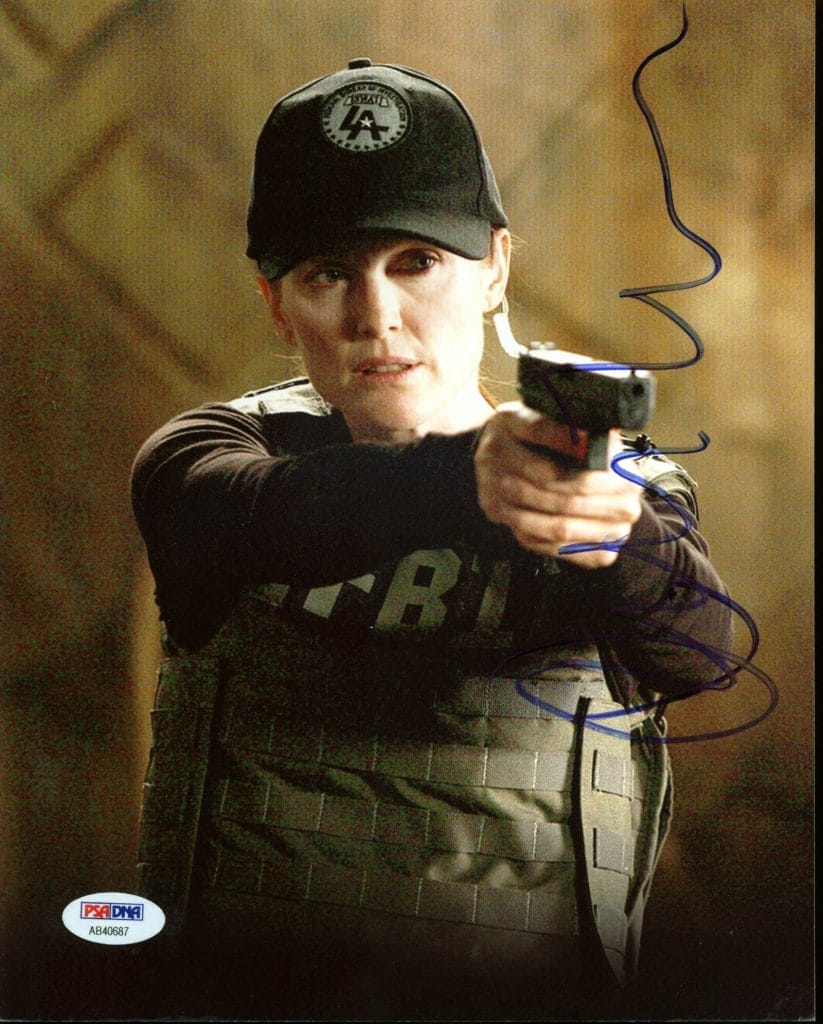 Julianne Moore Hannibal Authentic Signed 8X10 Photo Autographed PSA/DNA #AB40687