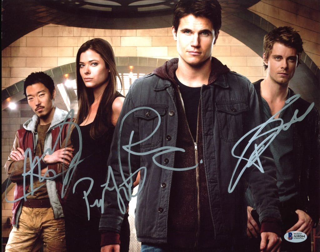 Tomorrow People (Robbie Amell +3) Authentic Signed 11X14 Photo BAS #A10264
