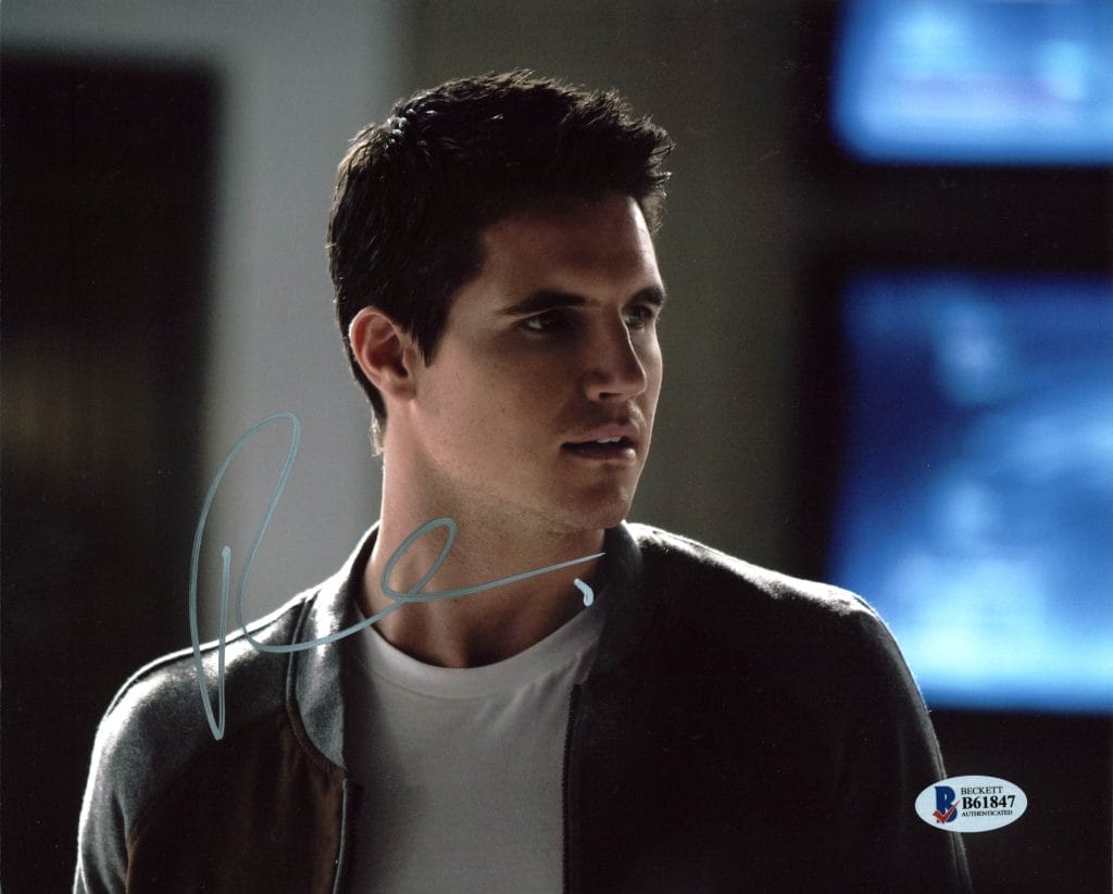Robbie Amell The Flash Authentic Signed 8X10 Photo Autographed BAS #B61847